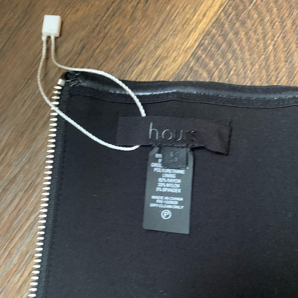 h:ours Tora top in black - Picture 8 of 8